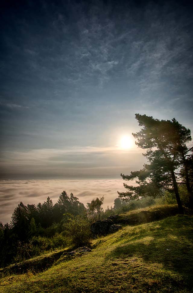 Blick vom Görauer Anger auf die Wolkendecke die das Maintal bedeckt