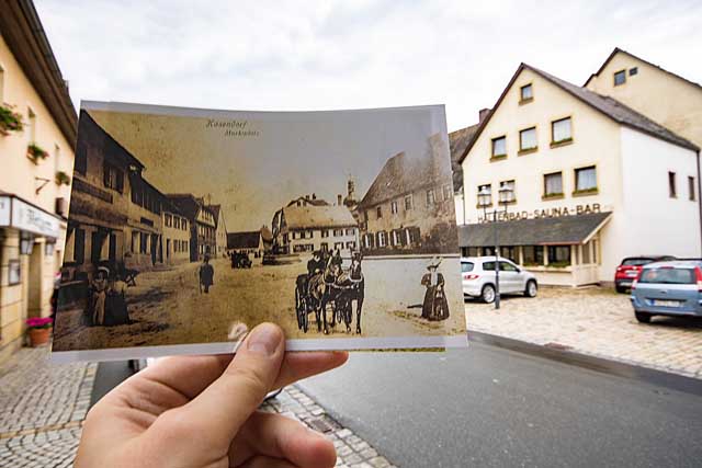 Kasendorf Goldener Anker und Marktplatz mit Brunnen und Kutsche