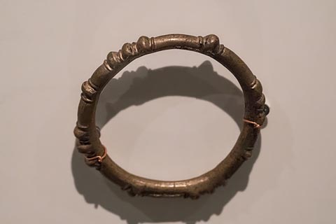 bronzener Knotenarmring aus der Latènezeit