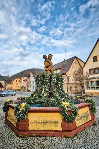 Herkulesbrunnen Osterbrunnen Kasendorf