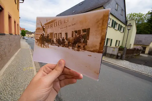 Gasthaus Zum Gruenen Baum Mit Pferde Schlitten Und Kutschen