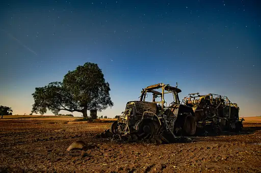 Ausgebrannter Traktor Nahe Zultenberg