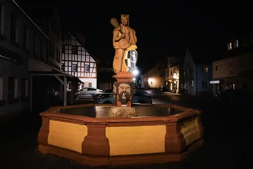 Herkulesbrunnen Kasendorf Nachts