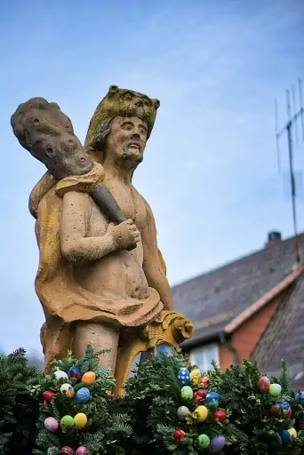 Herkules Osterbrunnen Kasendorf