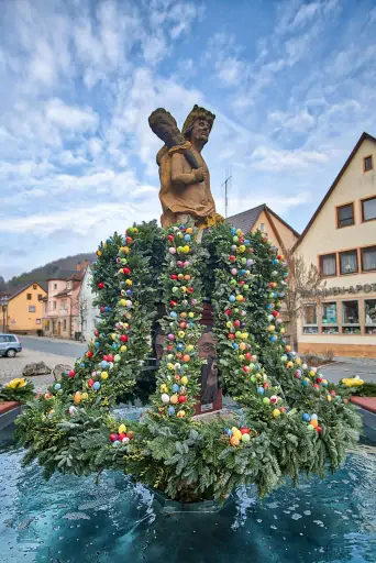 Herkulesbrunnen Kasendorf Osterbrunnen